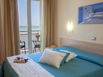 hotelcaggiari fr offre-paques-senigallia-hotel-bord-de-mer 020