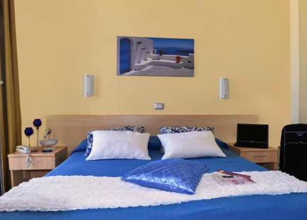 hotelcaggiari en spring-long-weekends-offer-in-hotel-in-senigallia-by-the-sea 014